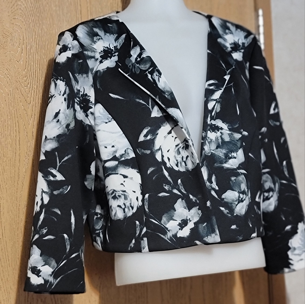 Jessica Howard Dressy cropped jacket